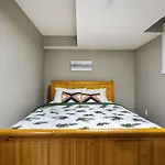 Modern 2 Bedroom Basement Suite With Laundry